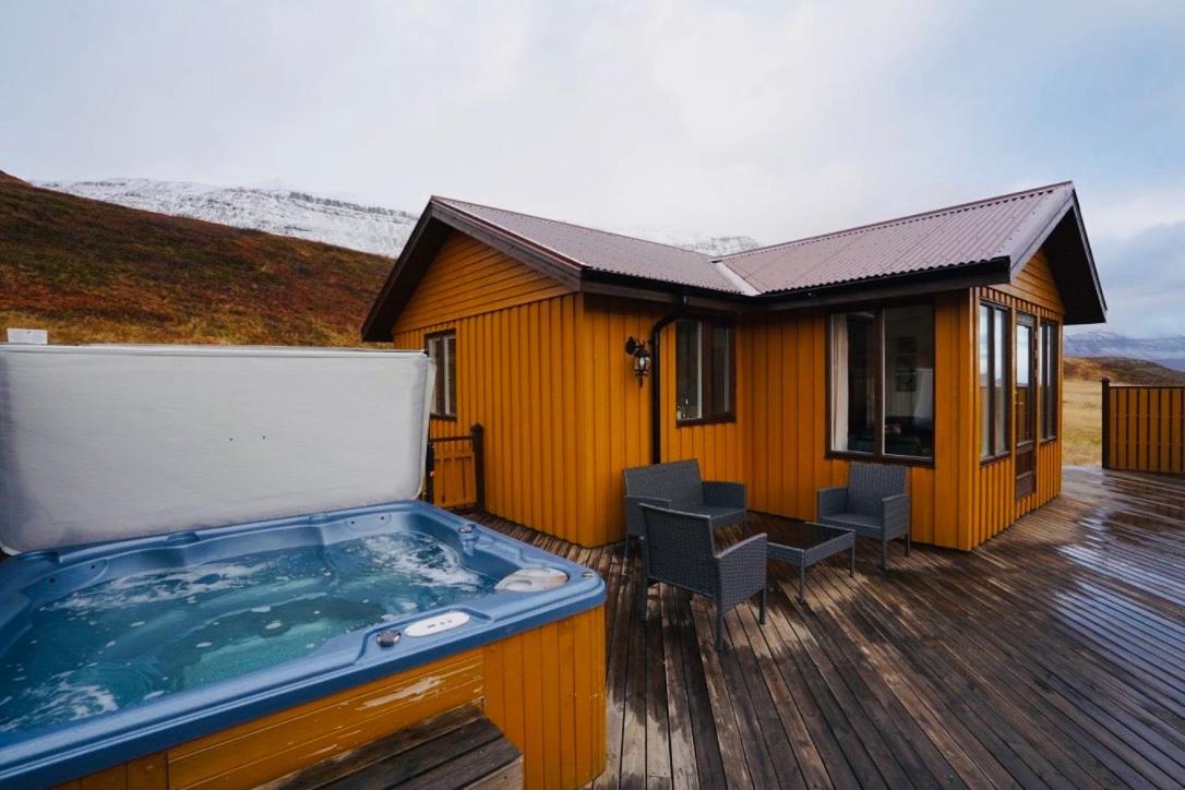 Langahlid Cottages & Hot Tubs Seyðisfjörður Bagian luar foto